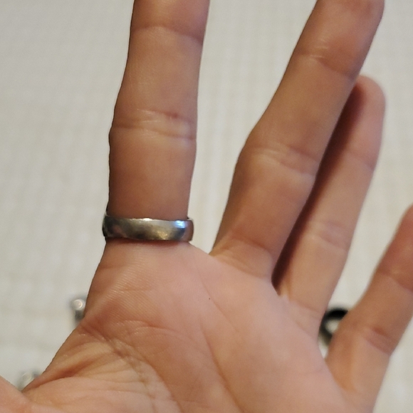 Chic Silver Peace Sign Ring - Picture 4 of 8